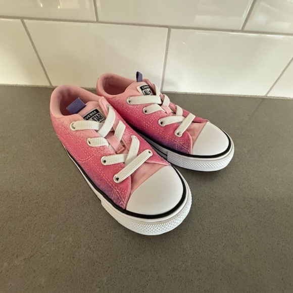 NWOT Converse Little Kid Chuck Taylor All Star Rave Ox Low Top Sneakers Sz 10 - Picture 1 of 7
